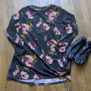 Agnes and Dora side twist top